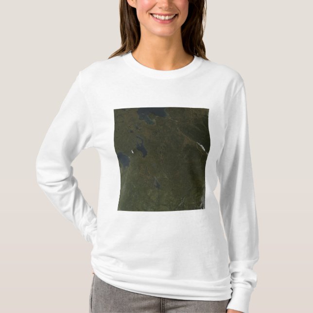 Herbstfarben im Nordwesten Russlands T-Shirt (Vorderseite)