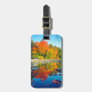 Herbstfarben spiegeln sich in einem Bach in Vermon Gepäckanhänger