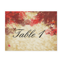 Herbstfarben: Tischnummer Burgund und Rote Branche