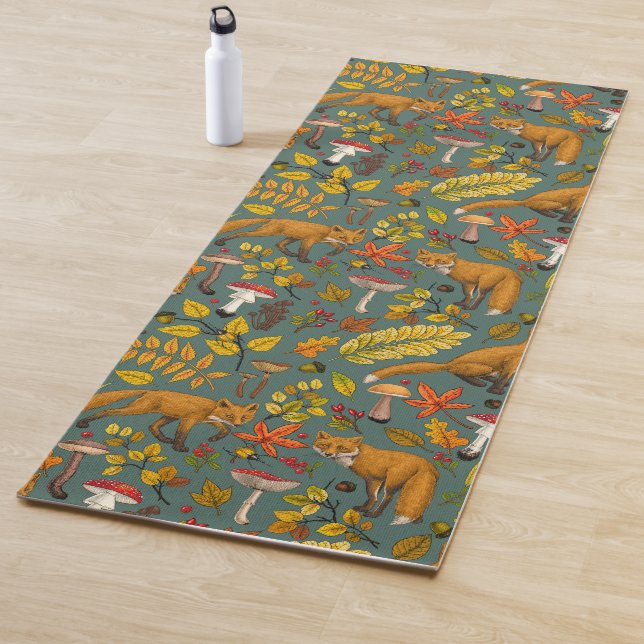 Herbstfüchse auf Kieferngrün Yogamatte (Beispiel)