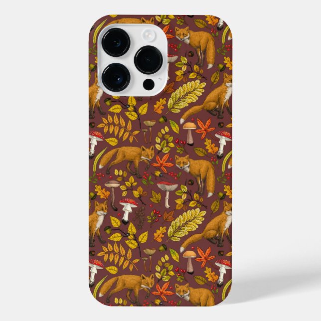 Herbstfüchse auf Schokoladenbraun iPhone 14 Pro Max Hülle (Rückseite)