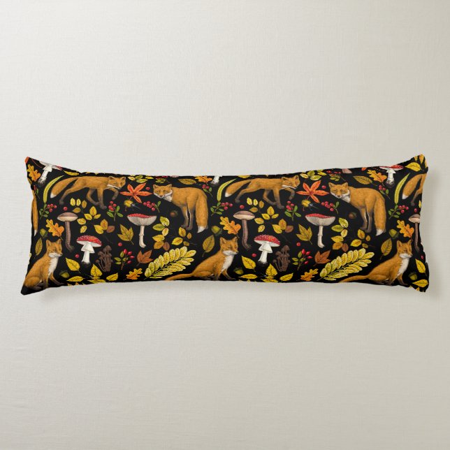 Herbstfüchse auf schwarz seitenschläferkissen (Vorderseite)