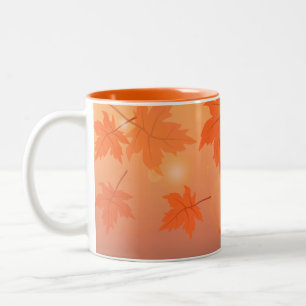 Herbstgestaltung mit Ahorn-Blätter und Bukett-Effe Zweifarbige Tasse