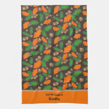Herbstgrün und orange Blätter Acorns Handtücher