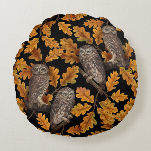 Herbstkauz auf schwarz rundes kissen