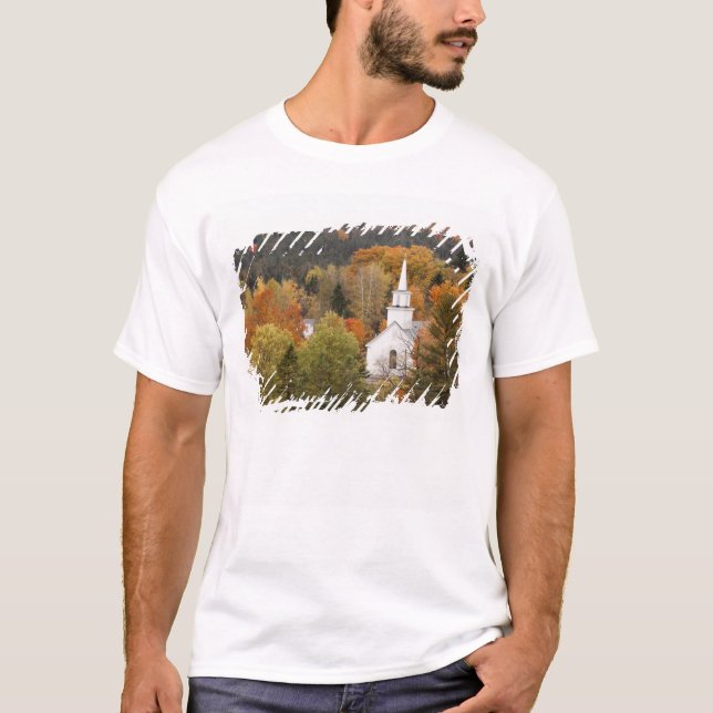 Herbstlandschaft mit Kirche, Vermont, USA T-Shirt (Vorderseite)