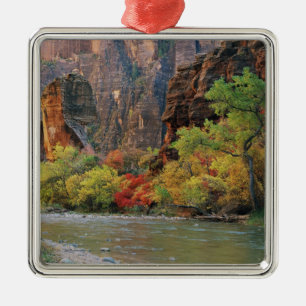 Herbstlaub entlang des Virgin River nahe dem Einga Silbernes Ornament