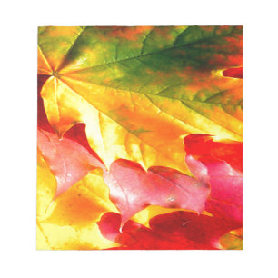 Herbstlaub Personalisieren sie gelb, rot, grün, Notizblock
