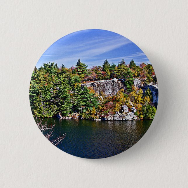 Herbstlaub um See Minnewaska Button (Vorderseite)