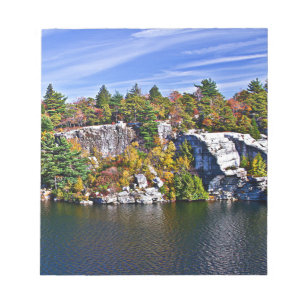 Herbstlaub um See Minnewaska Notizblock