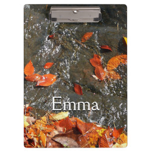 Herbstlaube im Wasserfall I Herbstfotografie Klemmbrett