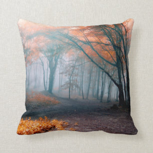 Herbstlaube in Foggy Woods Pillow Kissen