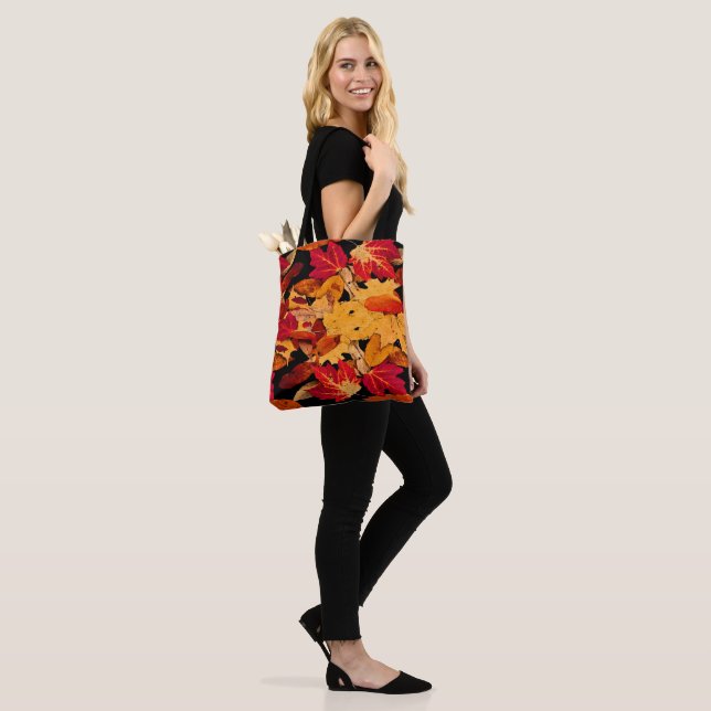 Herbstleaves in Rot-Orange-Gelb-Brot Tasche (Am Model)