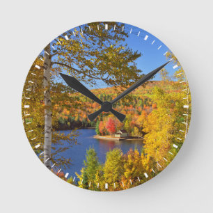 Herbstliche Baumlandschaft, Maine Runde Wanduhr