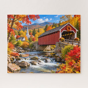 Herbstliche überdachte Brücke