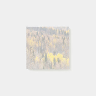 Herbstliche Waldlandschaft mit goldenen Bäumen Post-it Klebezettel
