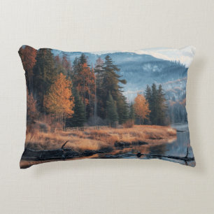 Herbstlicher Bergsee-Waldlandschaft Dekokissen
