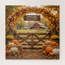 Herbstliches Bauernhoftor mit Bogen