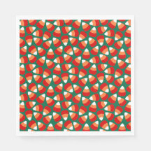 Herbstliches Candy Corn auf Grün