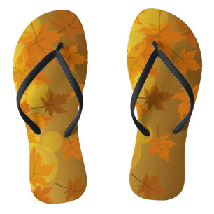 Herbstmuster mit abfallenden Ahorn-Blätter und Buc Flip Flops