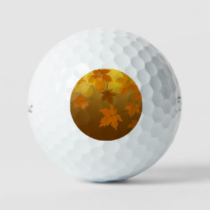 Herbstmuster mit abfallenden Ahorn-Blätter und Buc Golfball
