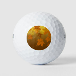 Herbstmuster mit abfallenden Ahorn-Blätter und Buc Golfball