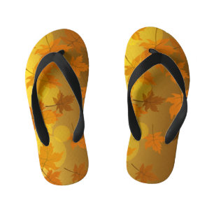 Herbstmuster mit abfallenden Ahorn-Blätter und Buc Kinderbadesandalen