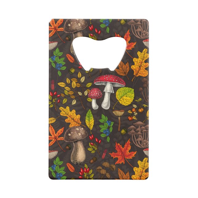 Herbstpilze, Blätter, Nüsse und Beeren im Dunkeln Geldbeutel Flaschenöffner (Vorderseite)