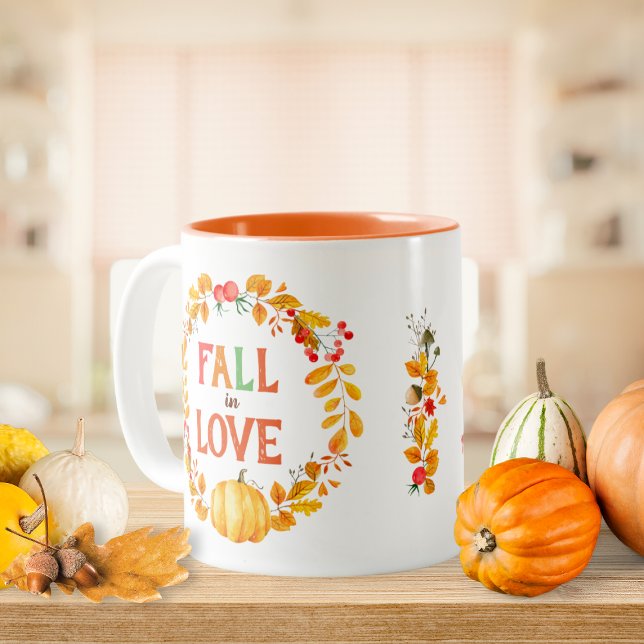 Herbstrückgang in der Liebe Zweifarbige Tasse (Fall in Love Wreath Autumn Leaves Pumpkin Two-Tone Coffee Mug)
