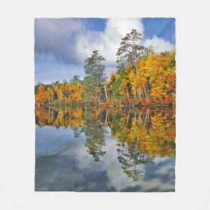Herbstteichreflexionen, Maine Fleecedecke