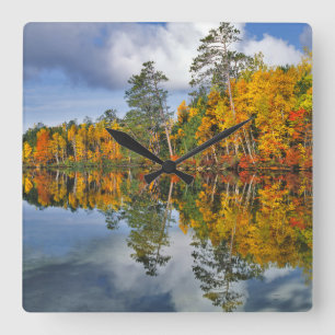 Herbstteichreflexionen, Maine Quadratische Wanduhr