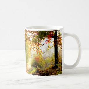 Herbstunterschied über Ländergrenzen Kaffeetasse