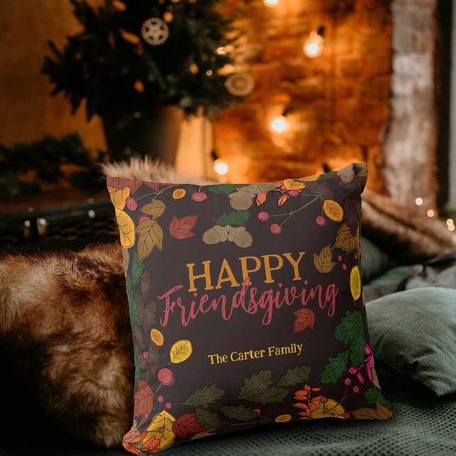 Herbstverlässt Acorns Berries Happy Friendsgiving Kissen (Von Creator hochgeladen)