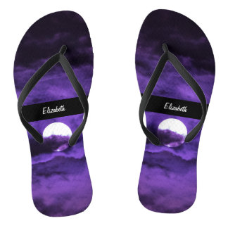 Herbstvollmond Lila Wolken Flip Flops