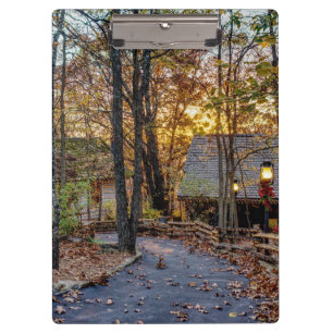 Herbstwald-Sonnenuntergangs-Promenade Klemmbrett