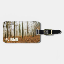 Herbstwaldnebel und Nebelfallsaison Gepäckanhänger