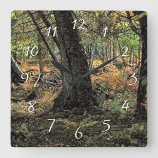 Herbstwaldszene Quadratische Wanduhr