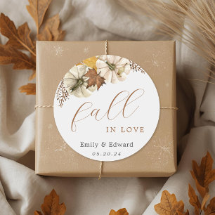 Herbstweiße Kürbisse Fall in Love Hochzeit Runder Aufkleber