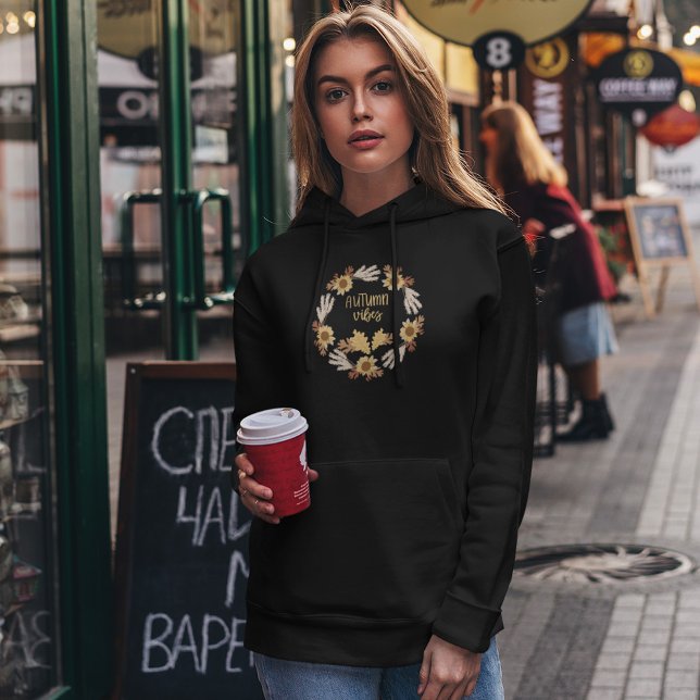 Herbstwoben mit Sonnenblumen und Herbstblättern Hoodie (Von Creator hochgeladen)