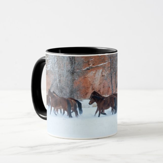 Herd of Horses Running in Snow Tasse (Vorderseite Links)