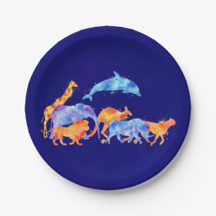 Herde wild lebender Tiere im violett blauen Hinter Pappteller