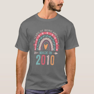 Hergestellt im Jahr 2010 12 Jahre alter Regenbogen T-Shirt