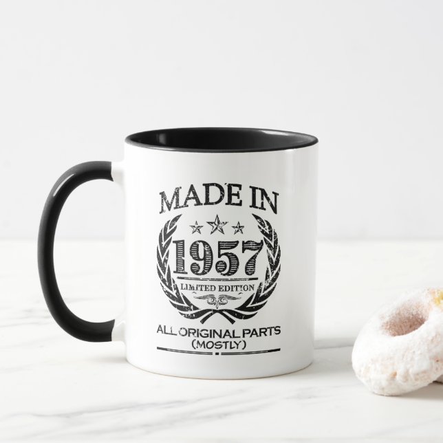 Hergestellte im Jahre 1957 - lustige 60. Tasse (Mit Donut)