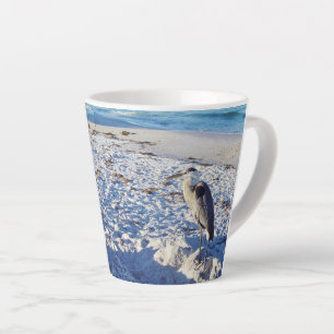 Héron bleu sur la plage Latte Mug