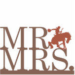 Herr & Frau Bronco Cake Topper Freistehende Fotoskulptur<br><div class="desc">Feiern Sie Ihre Redneck- oder Landeshochzeit mit diesem lustigen Kuchentopper. Es steht "Mr. Mrs." mit einem buckligen Bronco überragt mit einem Cowboy zwischen ihnen. Kontaktieren Sie mich,  um diesen Kuchen Topper individuell mit Ihren Hochzeitsfarben.</div>