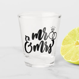 Herr & Frau Typografie mit Herz Hochzeit Schnapsglas