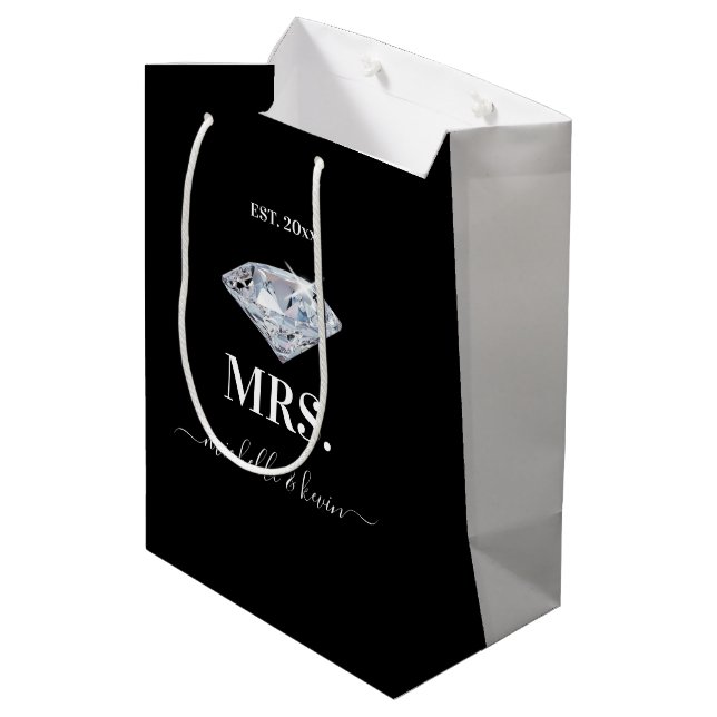 Herr & Mrs. Wedding Party Black & White Mittlere Geschenktüte (Rückseite Schrägansicht)
