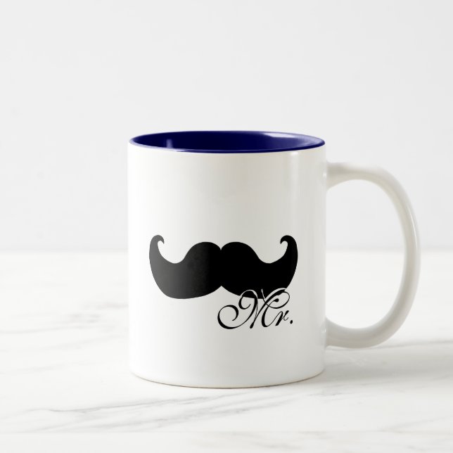 Herr Tasse - mit dem schwarzen Schnurrbart (Rechts)