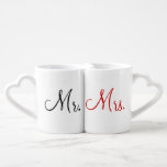 Herr und Frau Lovers' Mug Set Liebestassen<br><div class="desc">Herr und Frau Lovers' Mug Set mit Herrn geschrieben in schwarzes Skript auf die Front von einer Tasse und von Frau geschrieben in rotes Skript auf der Rückseite der zweiten Tasse.</div>