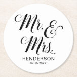 Herr und Frau Name Wedding Runder Pappuntersetzer<br><div class="desc">Fügen Sie Ihren Untersetzer eine personalisierte Touch mit diesem eleganten "Mr. & Mrs."-Design hinzu,  das sich perfekt für Neuvermählte eignet!</div>